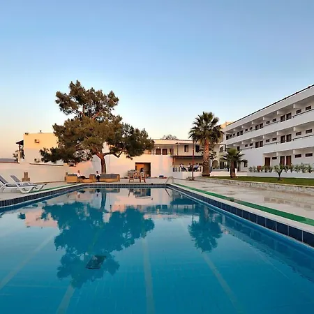 Szálloda The Life Hill 4*