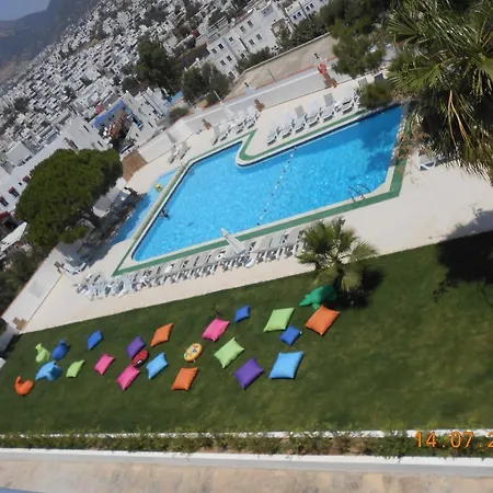 The Life Hill Szálloda