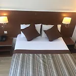 Hotell The Life Hill 4*