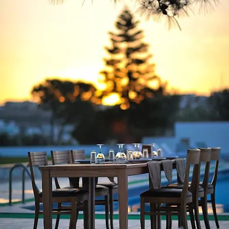 Ξενοδοχείο The Life Hill 4*