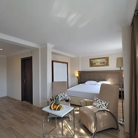 Ξενοδοχείο The Life Hill 4*